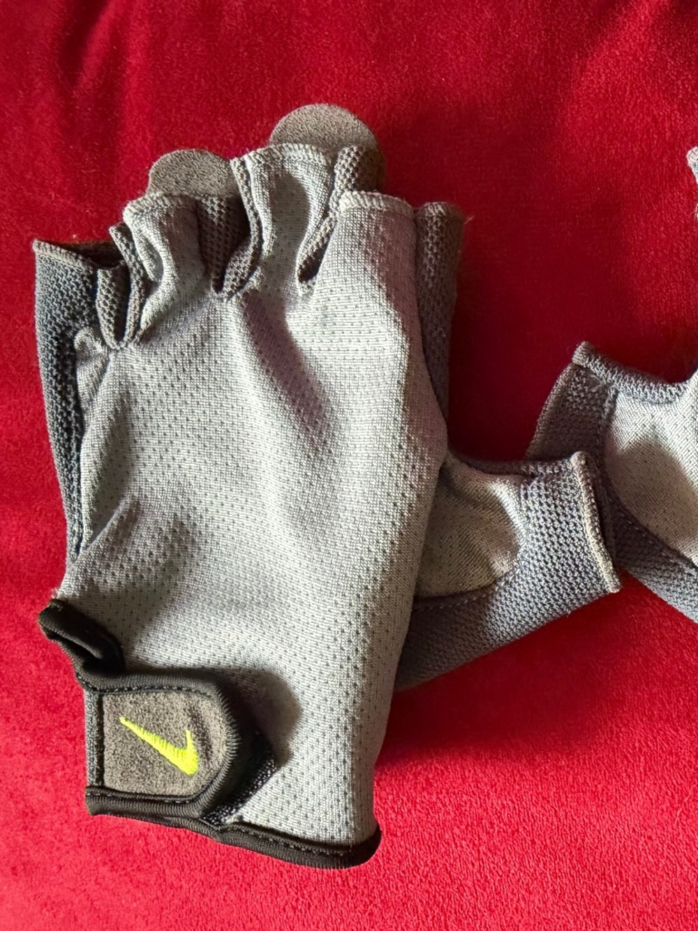 Men’s Nike Gloves size M